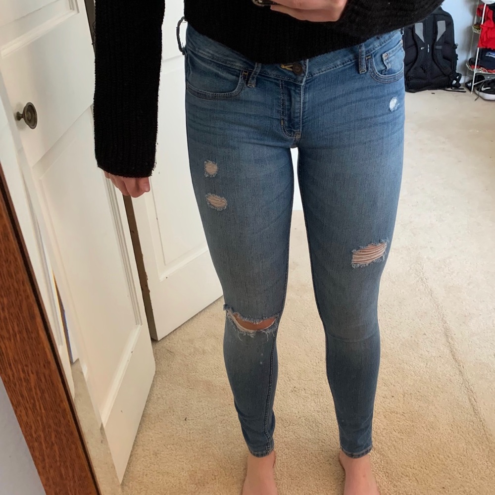 Women’s Hollister Light Washed Ripped Jeans